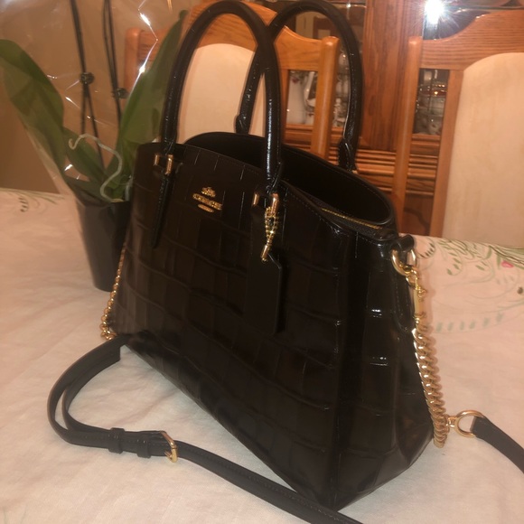 COACH SAGE CARRYALL (F38955)
BLACK/IMITATION GOLD New never used with tag. - Picture 9 of 11